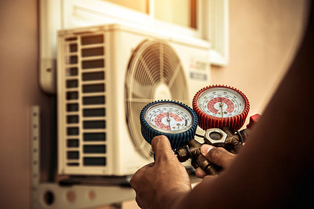 Professional Ac Installation technician working in Wampsville, NY